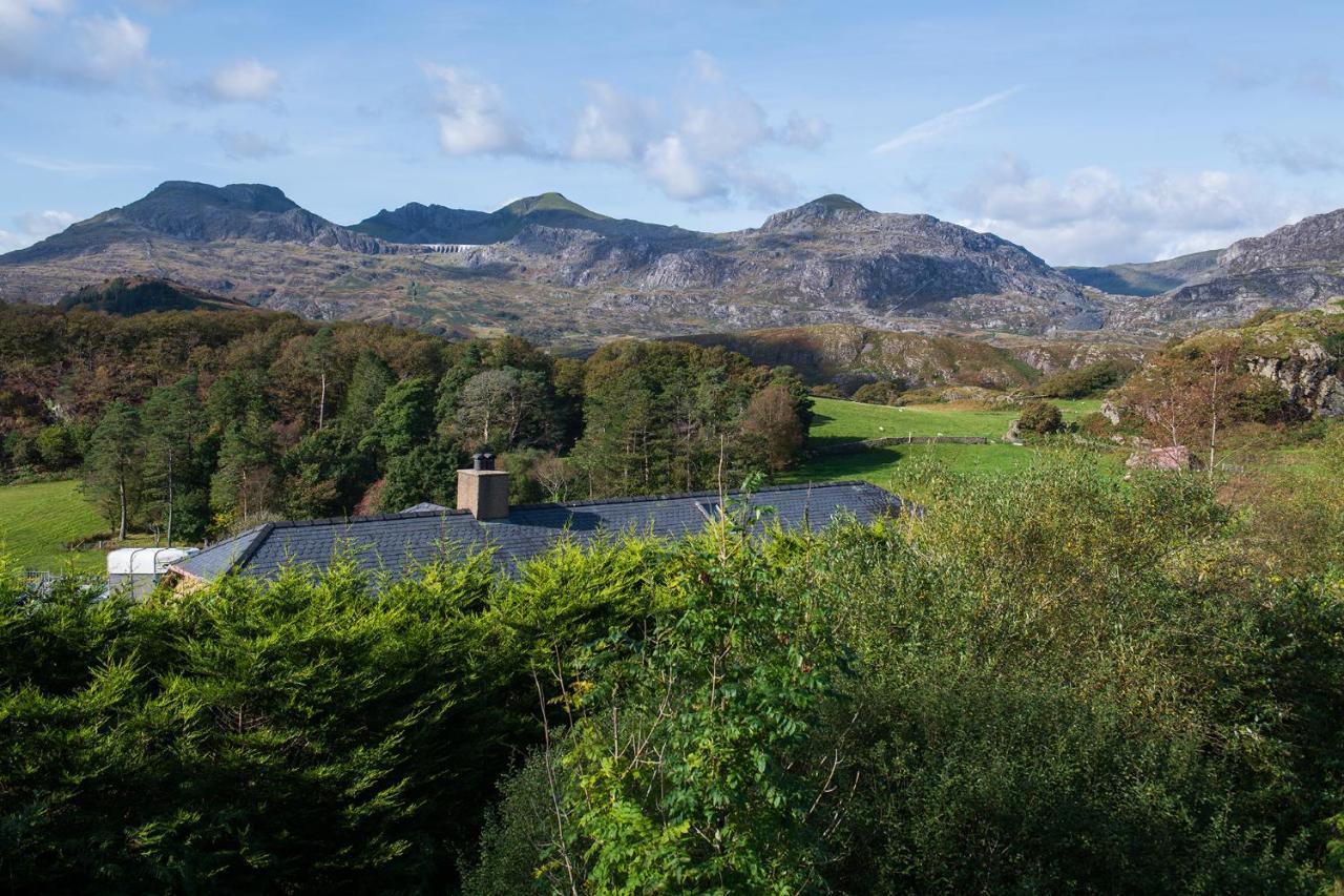 Homely Cottage With Garden And Mountain-View Blaenau Ffestiniog Esterno foto