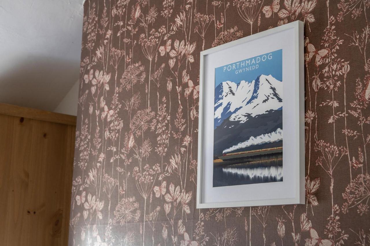 Homely Cottage With Garden And Mountain-View Blaenau Ffestiniog Esterno foto